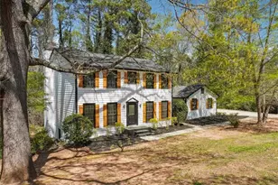 6364 Queen View Ln, Stone Mountain, GA 30087 - Photo 2