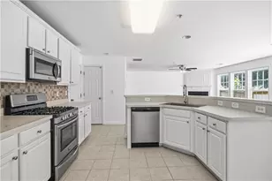 313 Balaban Cir, Woodstock, GA 30188 - Photo 2