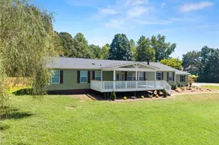 82 Bobby's Dr, Cleveland, GA 30528 - Photo 2