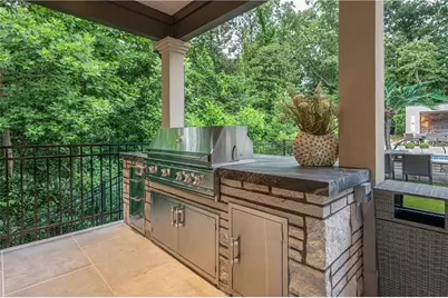 1090 Kingston Drive, Sandy Springs, GA 30342 - Photo 36