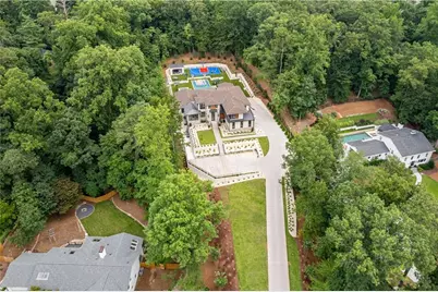 1090 Kingston Drive, Sandy Springs, GA 30342 - Photo 68