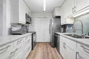 1301 Gettysburg Pl, Sandy Springs, GA 30350 - Photo 16