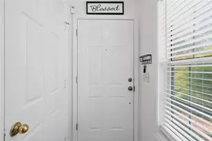 1301 Gettysburg Pl, Sandy Springs, GA 30350 - Photo 6