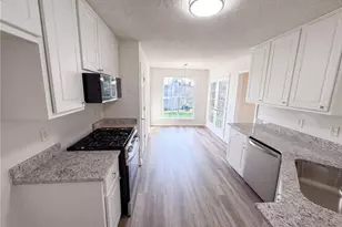 1088 Meadow Glen Cir, Fairburn, GA 30213 - Photo 6