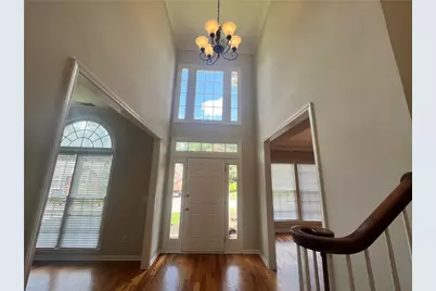 365 Tumbling Creek Dr, Alpharetta, GA 30005 - Photo 2