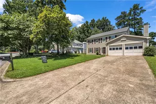 4890 Evergreen Valley Way, Alpharetta, GA 30022 - Photo 2