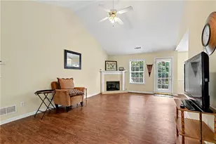 4353 Flat Stone Ln, Snellville, GA 30039 - Photo 4