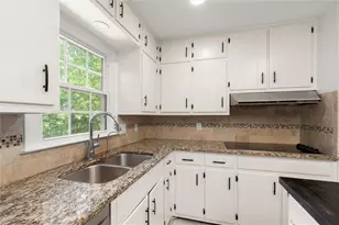 4977 Kings Wood Dr NE, Roswell, GA 30075 - Photo 12