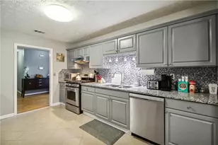 445 Sanford Creek Ln, Lawrenceville, GA 30045 - Photo 6
