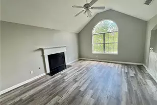 528 Harvick Cir, Stockbridge, GA 30281 - Photo 2