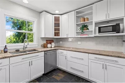 2695 Sharondale Drive NE, Atlanta, GA 30305 - Photo 18