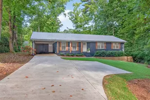 327 Dickson Dr, Jefferson, GA 30549 - Photo 8