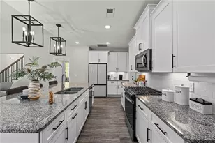 202 Jefferson Ave, Canton, GA 30114 - Photo 2