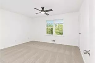 1010 Sexton Dr, Stone Mountain, GA 30083 - Photo 12