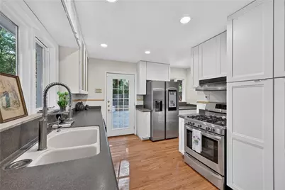 1821 Fernwood Road NW, Atlanta, GA 30318 - Photo 2