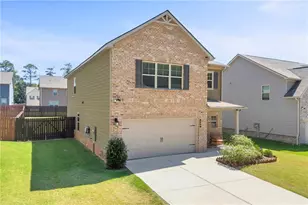 664 Lakehaven Ln, Loganville, GA 30052 - Photo 2