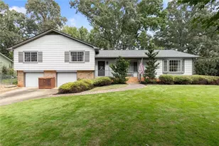 2954 Carolyn St, Marietta, GA 30062 - Photo 2