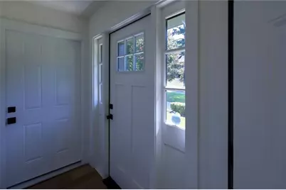 150 Hunters Cove, Roswell, GA 30076 - Photo 2