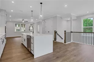 118 Bridgecrest Rd, Roswell, GA 30075 - Photo 2
