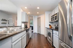 3040 Peachtree Rd NW, Atlanta, GA 30305 - Photo 6