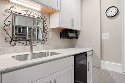 826 Mentelle Drive NE, Atlanta, GA 30308 - Photo 4