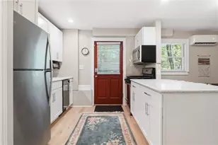 826 Mentelle Dr NE, Atlanta, GA 30308 - Photo 2