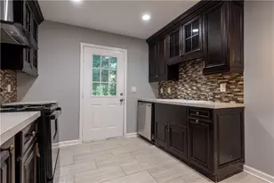 2424 Rhine Ct, Lawrenceville, GA 30043 - Photo 20