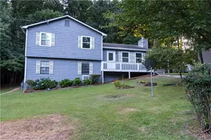 2424 Rhine Ct, Lawrenceville, GA 30043 - Photo 2