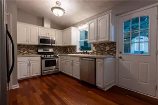 2424 Rhine Ct, Lawrenceville, GA 30043 - Photo 6