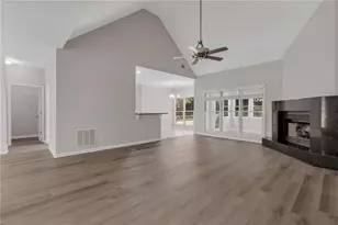 122 Bent Creek Dr, Woodstock, GA 30189 - Photo 8