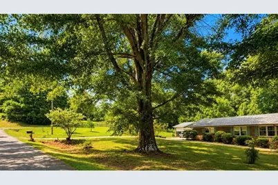 3931 Green Drive, Gainesville, GA 30506 - Photo 4