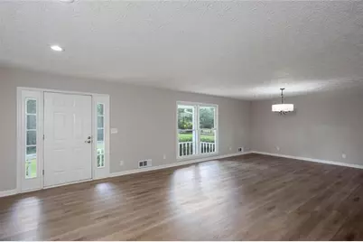 185 Lakeshore Circle SE, Acworth, GA 30101 - Photo 4