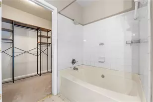 2700 Pine Tree Road NE, Atlanta, GA 30324 - Photo 24