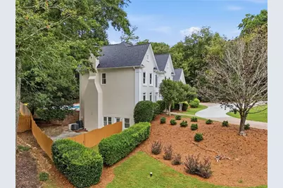 2211 Brooke Farm Trail, Dunwoody, GA 30338 - Photo 44