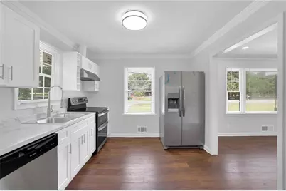 1655 Lucelle Avenue, Stone Mountain, GA 30087 - Photo 10
