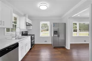 1655 Lucelle Ave, Stone Mountain, GA 30087 - Photo 10