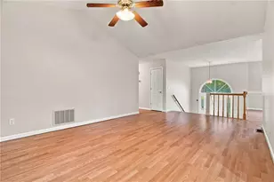 6715 Dogwood Point Ln, Tucker, GA 30084 - Photo 8