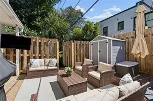136 NW Peachtree Memorial Dr NW, Atlanta, GA 30309 - Photo 28