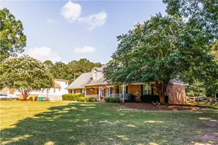 184 Wildflower Dr, Social Circle, GA 30025 - Photo 2