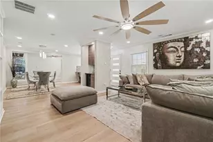 2828 Cloverhurst Dr, East Point, GA 30344 - Photo 4