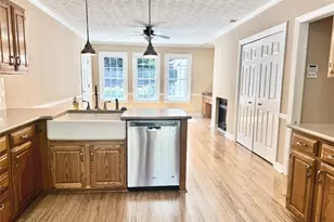 11860 Wexford Club Dr, Roswell, GA 30075 - Photo 16