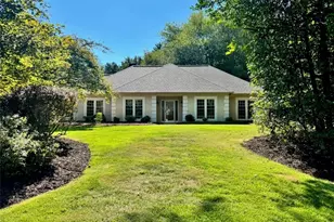 11860 Wexford Club Dr, Roswell, GA 30075 - Photo 2