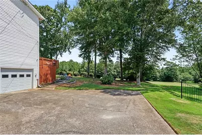 8922 Western Pines Drive, Douglasville, GA 30134 - Photo 32