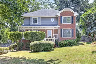 540 Clear Lake Ln, Suwanee, GA 30024 - Photo 2