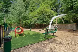 795 Hammond Dr, Sandy Springs, GA 30328 - Photo 38