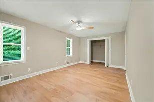 8986 Mandarin Dr, Jonesboro, GA 30236 - Photo 16