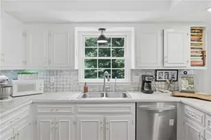 2059 Mountain Creek Dr, Stone Mountain, GA 30087 - Photo 10