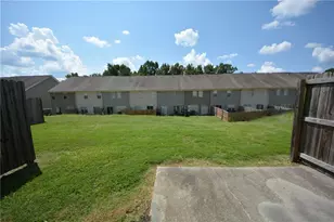 1955 Old Dogwood, Jonesboro, GA 30238 - Photo 4
