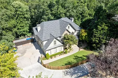 8430 Valemont Drive, Sandy Springs, GA 30350 - Photo 6