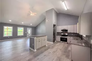 201 Deerfield Ln, Carrollton, GA 30116 - Photo 2